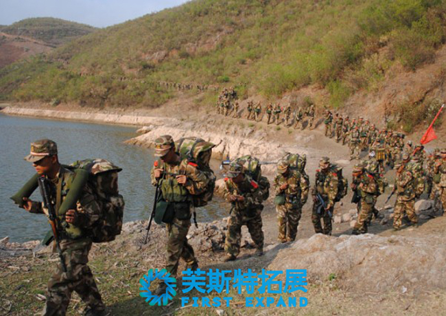 武裝拉練.jpg