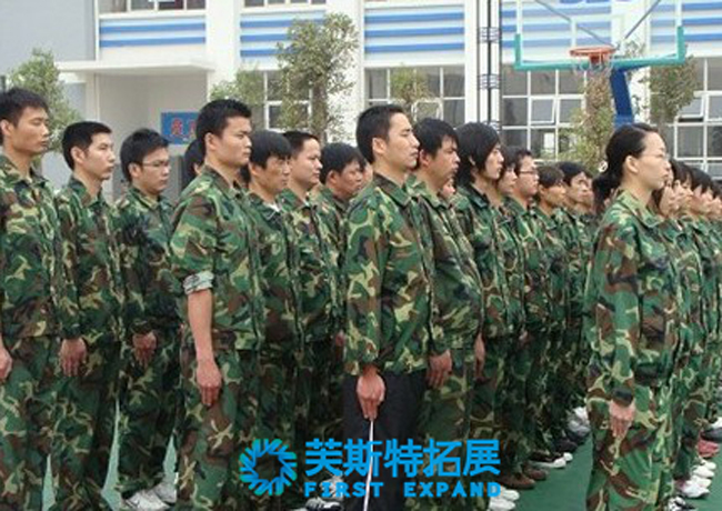 軍事訓練.jpg