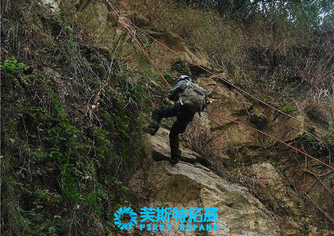 懸崖速降.jpg